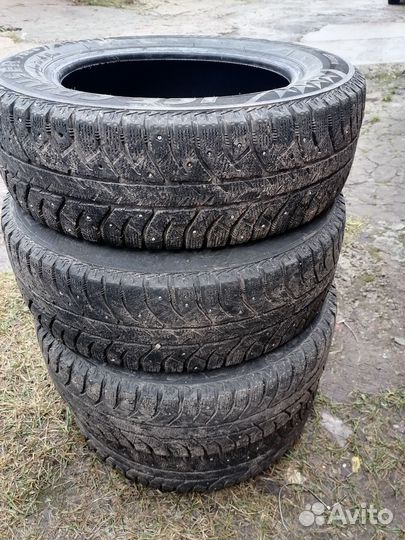 Bridgestone Ice Cruiser 7000 15/15.5 R15