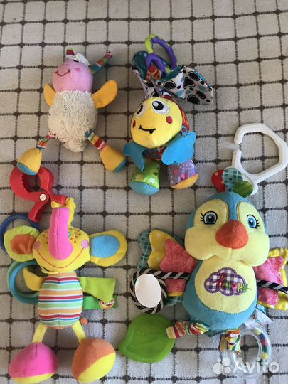 Погремушки и игрушки