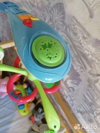 Мобиль музыкальный на кроватку с проектором