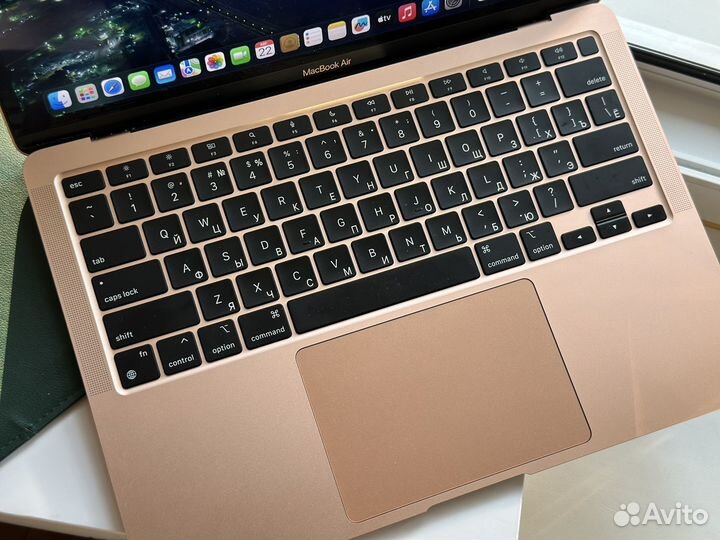 MacBook Air 13 2020 M1 8/256 97%акб