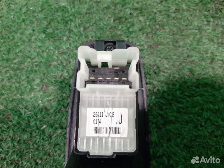 Кнопка стеклоподъемника Renault Koleos (HY0) 2014