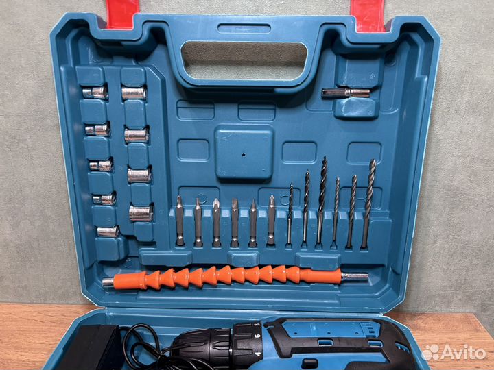 Дрель шуруповерт 18v новая с комплектом