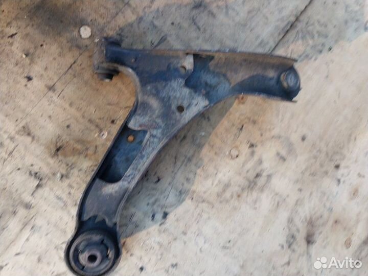 Рычаг передний левый Suzuki Escudo TA74W M16A