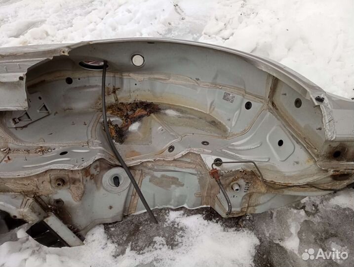 Крыло заднее правое Mercedes W211 седан