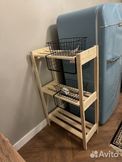 Стеллаж деревянный с металлическими лотками