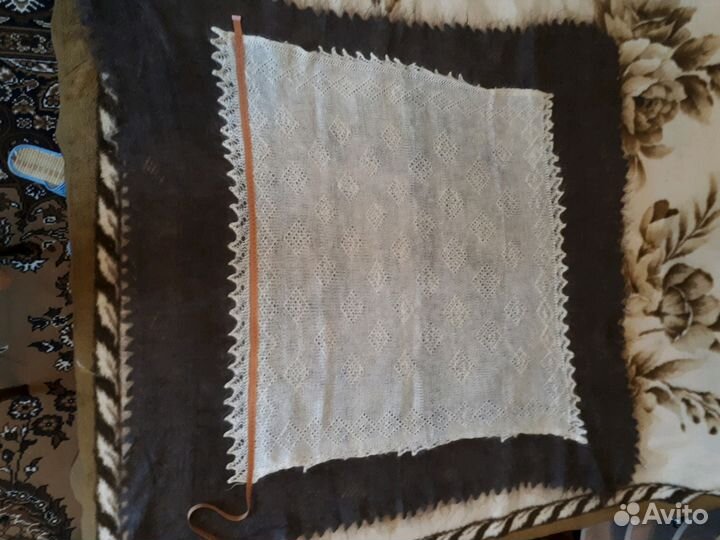 Новый оренбургский пуховый платок