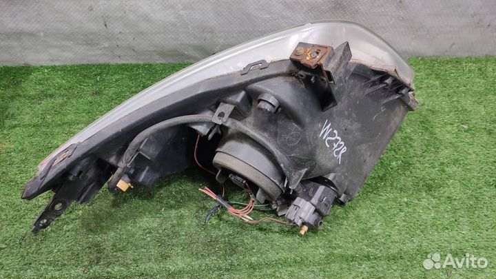 Фара правая Suzuki Swift 2008