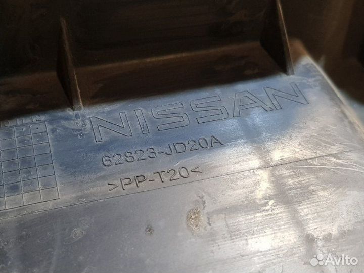 Дефлектор радиатора левый Nissan Qashqai J10