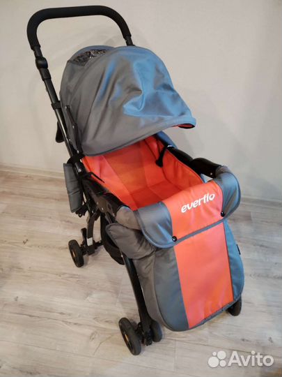 Прогулочная коляска