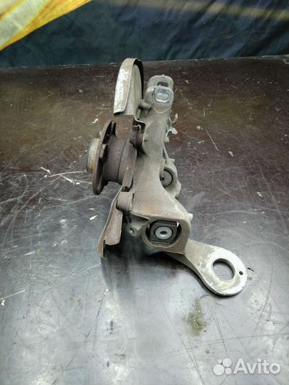 Цапфа задняя правая Audi A4 B8 8K 2416