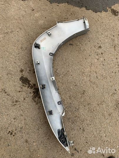 Накладка крыла передняя правая Toyota Land Cruiser
