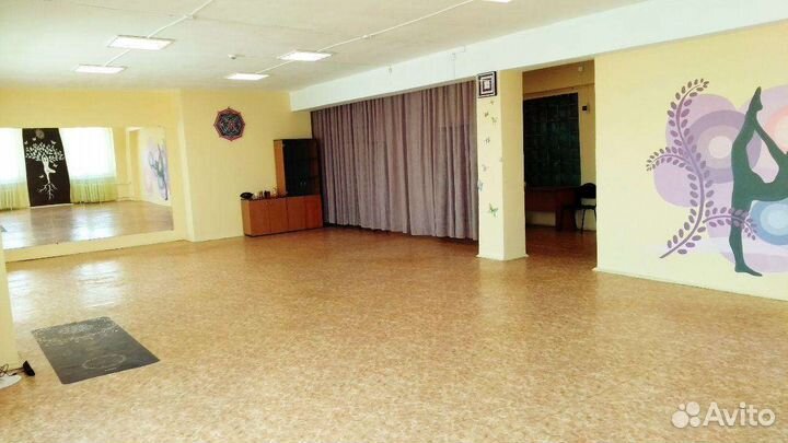 Большой зал в центре для телесных практик