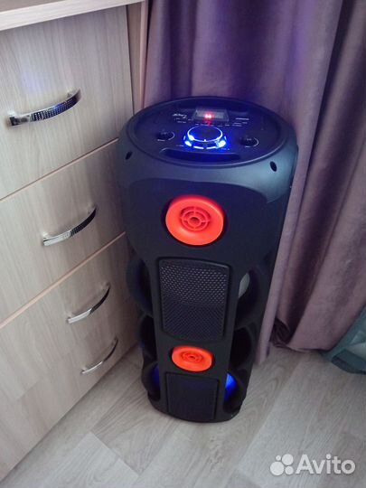 Громкая колонка с блютуз, новая