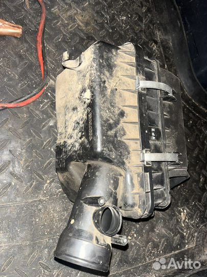 Корпус воздушного фильтра Mitsubishi