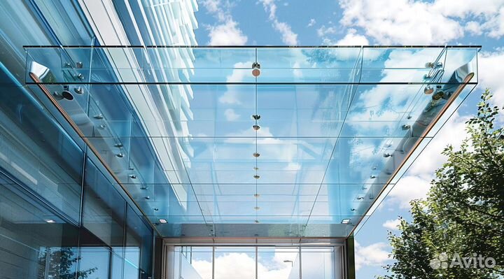 Стеклянный навес над входной группой