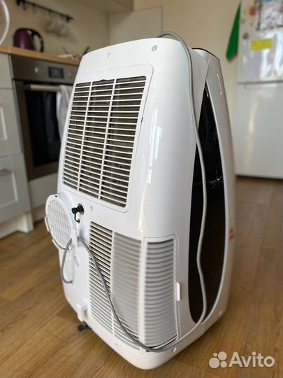 Кондиционер мобильный Electrolux eacm-10HR/N3