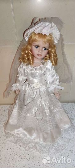 Кукла-невеста фарфоровая коллекционная 40 см