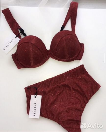 Сверкающий купальник Naomi красного цвета