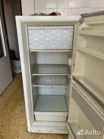 Холодильник бу ЗИЛ