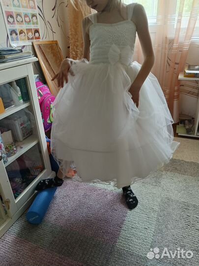 Платье праздничное для девочки 128 р
