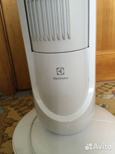 Вентилятор напольный Electrolux колонный