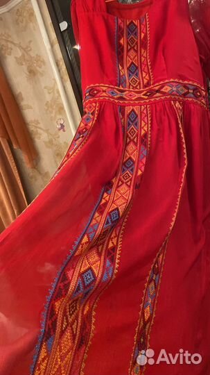 Натуральное шелковое платье на праздник 50-52