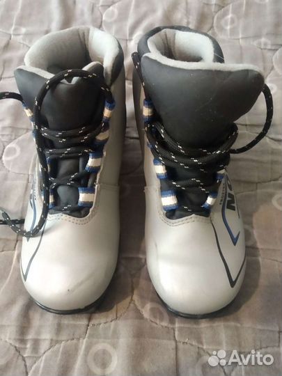Лыжные ботинки