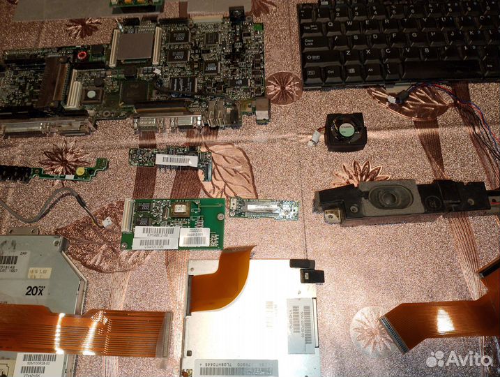 Комплектующие от древнего ноутбука