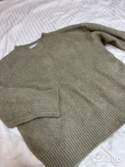 Свитер