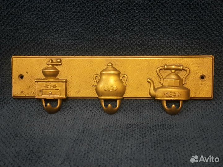 Крючки из латуни для кухни