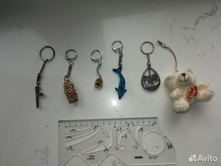 Брелоки на ключи и подвески на телефон
