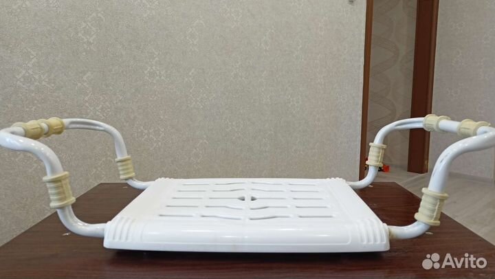 Сиденье в ванну