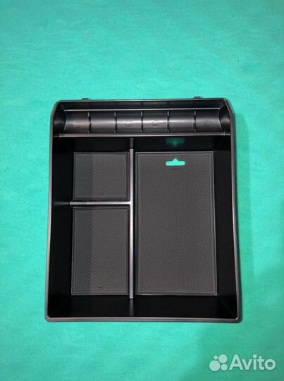 Лоток в Подлокотник Land Cruiser Prado