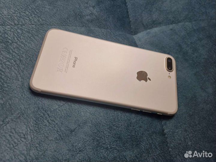Телефон iPhone 7 plus