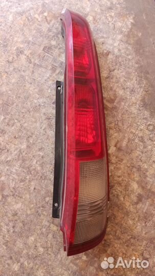 Фонарь задний правый Nissan Trail T30
