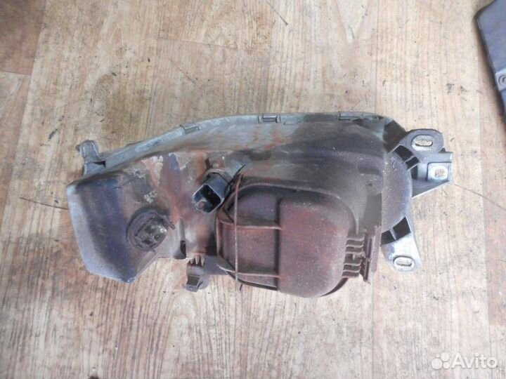 Фара правая Ford Escort/Orion 1995-2001