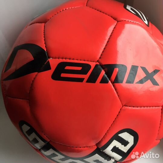 Футбольный мяч demix