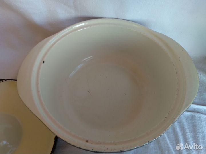 Кастрюля чугунная эмалированная СССР
