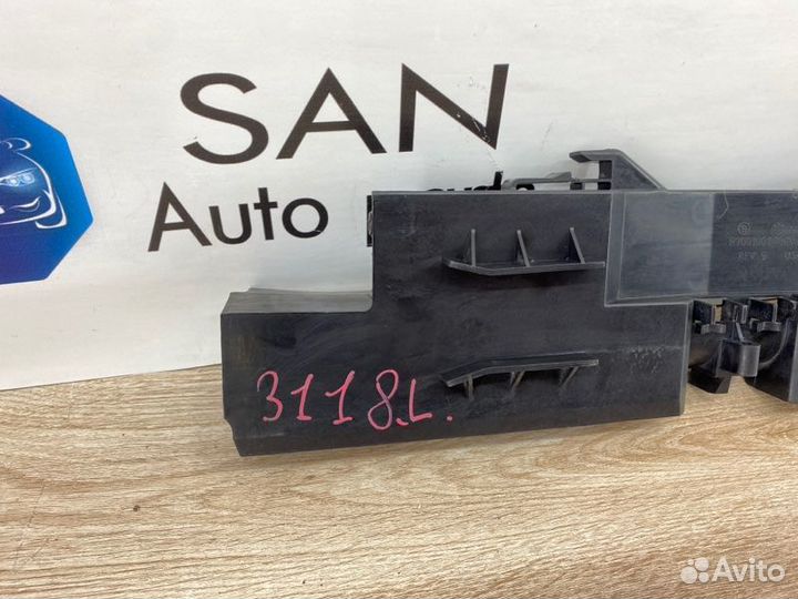 Кронштейн радиатора левый Bmw X5 Рест E70 рест