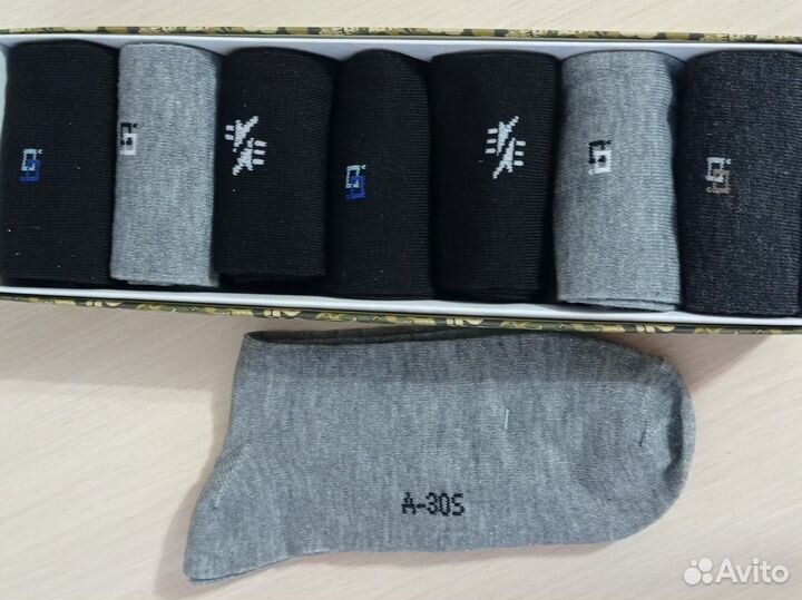 Носки в коробке подарочные