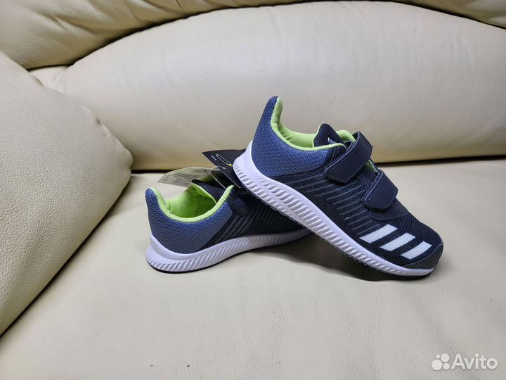Кроссовки Adidas новые детские 27 р