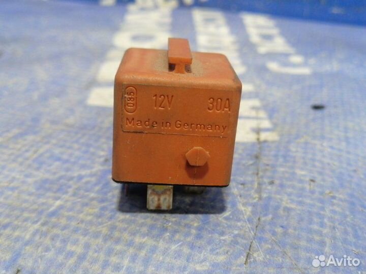 Реле Bmw E36 седан M50B25 1996