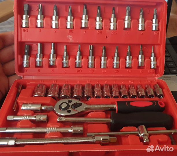 Инструментскейсом шланг