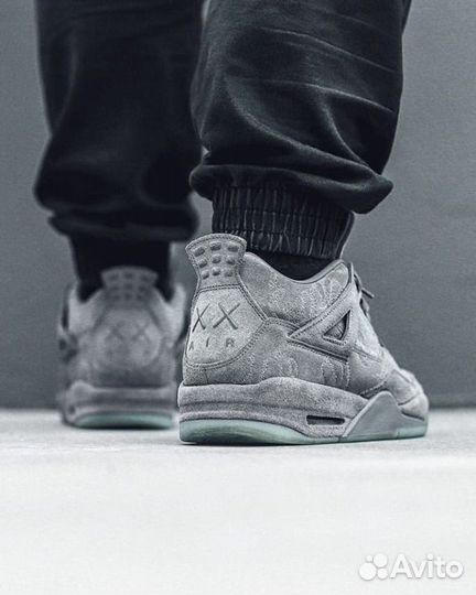 Nike Air Jordan 4 Retro Kaws