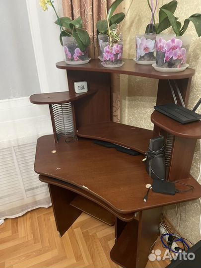 Компьютерный стол