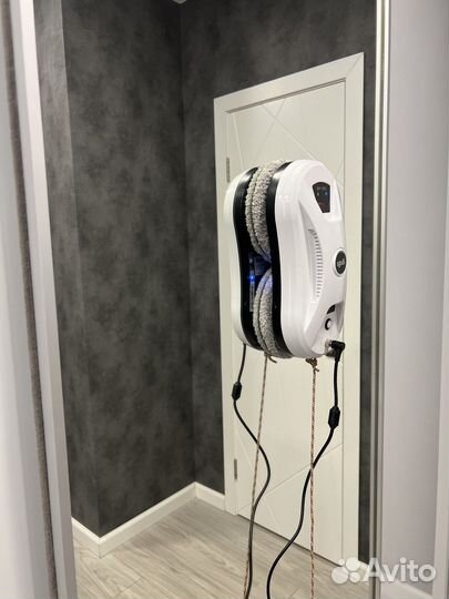 Робот для мытья окон iBoto Win 390