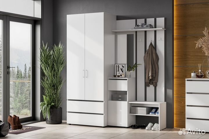 Вешалка с зеркалом 