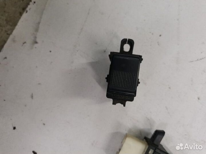 Кнопка стеклоподъемника Haima 3 седан HM483Q-A