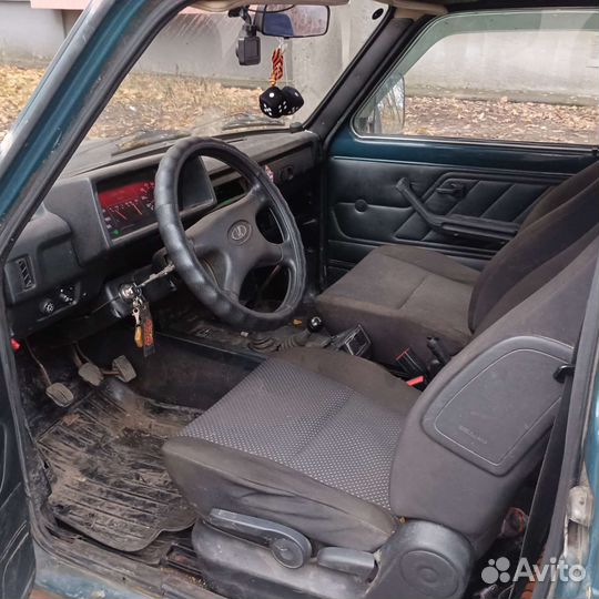 LADA 4x4 (Нива) 1.7 МТ, 2002, 170 000 км