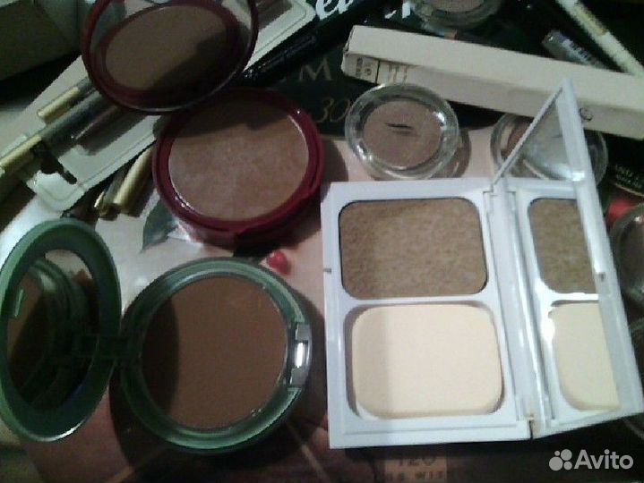 Компактная пудра lancome Clinique